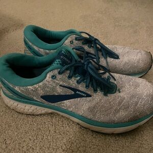Brooks ghost 11 women’s sneakers